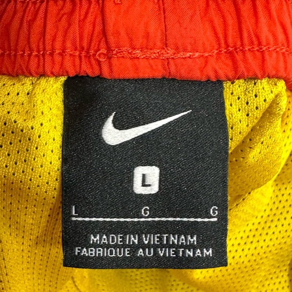 Nike Colorblock Swim Trunks Men’s L – Red Yellow Green Star Print Worn 1 time - Picture 5 of 11